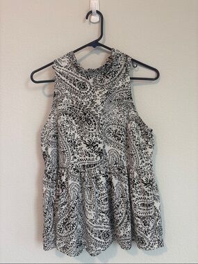 ANDREE BY UNIT Black & White Paisley Peplum Tank small